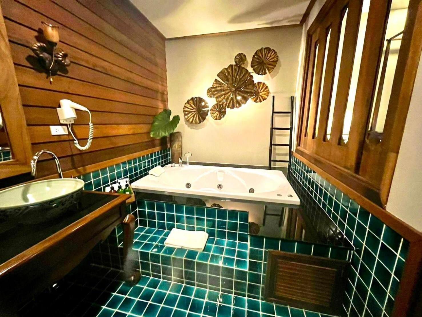ホテル アマタ ラーンナー ヴィレッジ チエンマイ エクステリア 写真